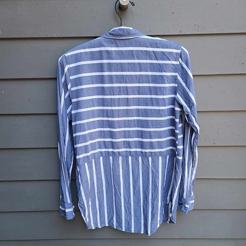 Abercrombie & Fitch Blue White Stripe Button Down Blouse Size Medium - Picture 2 of 10